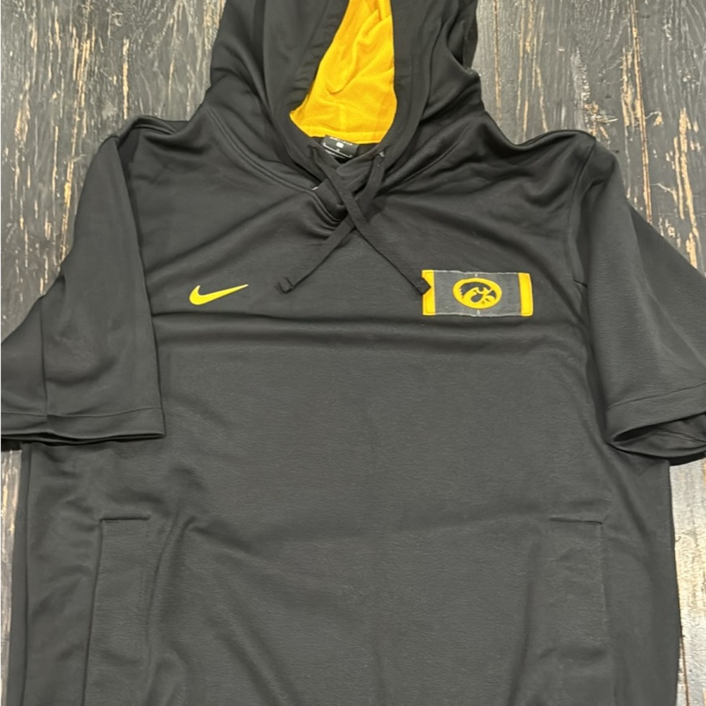 Iowa Hawkeyes Short Sleeve Hoodie